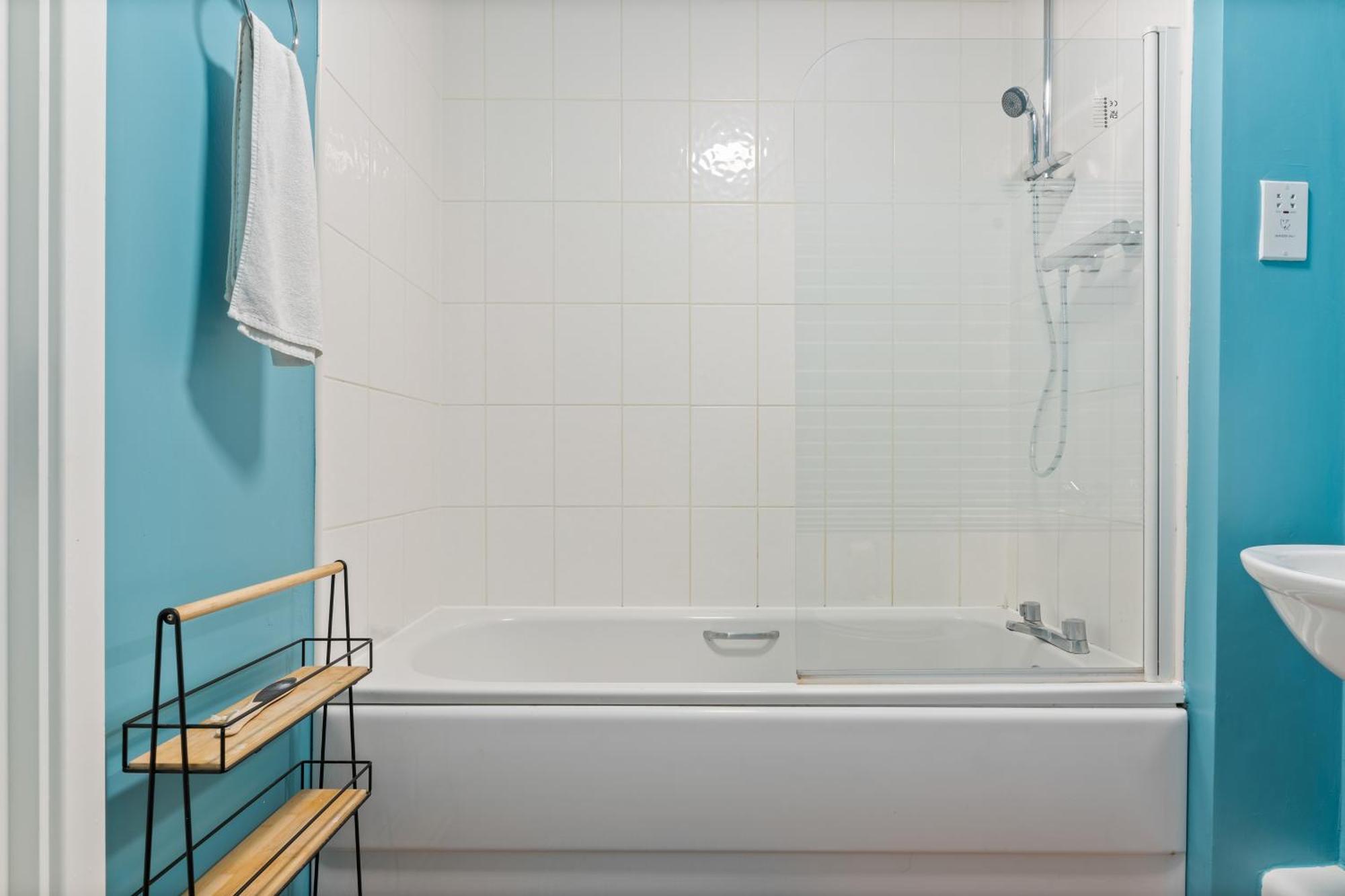 247 Serviced Accommodation In Telford 2 Bedroom Apartment Exterior foto
