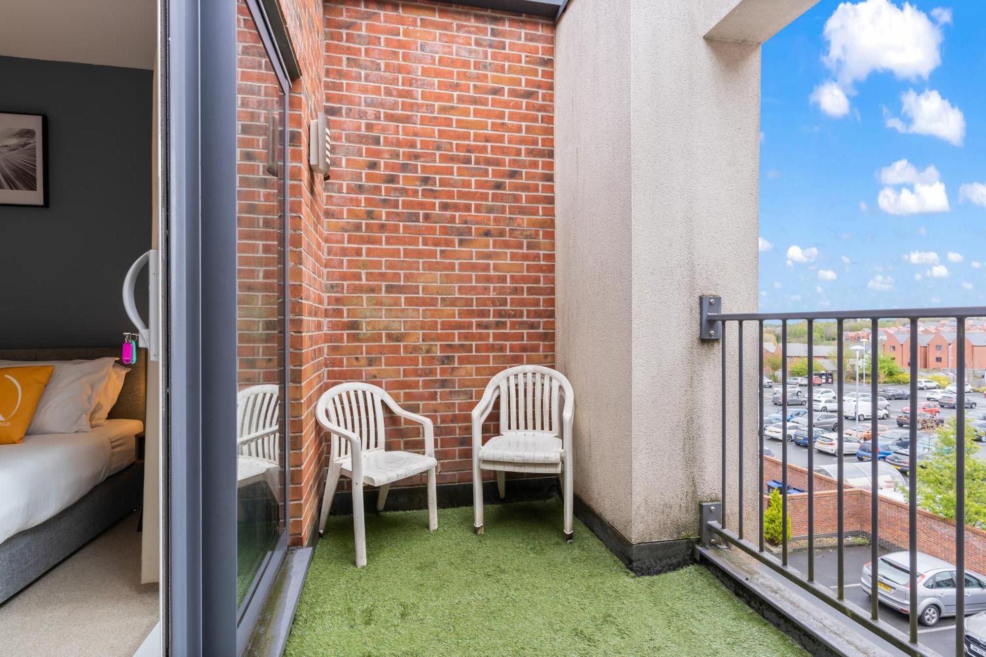 247 Serviced Accommodation In Telford 2 Bedroom Apartment Exterior foto
