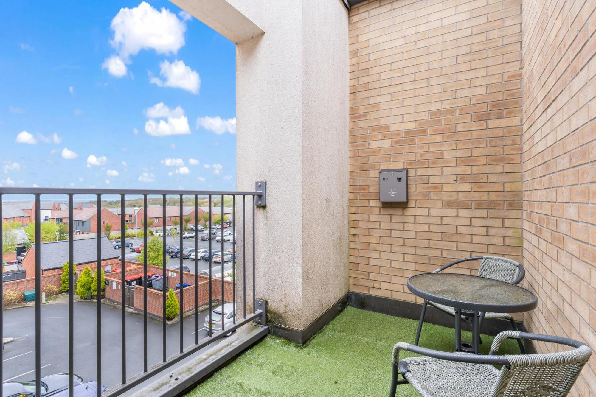247 Serviced Accommodation In Telford 2 Bedroom Apartment Exterior foto